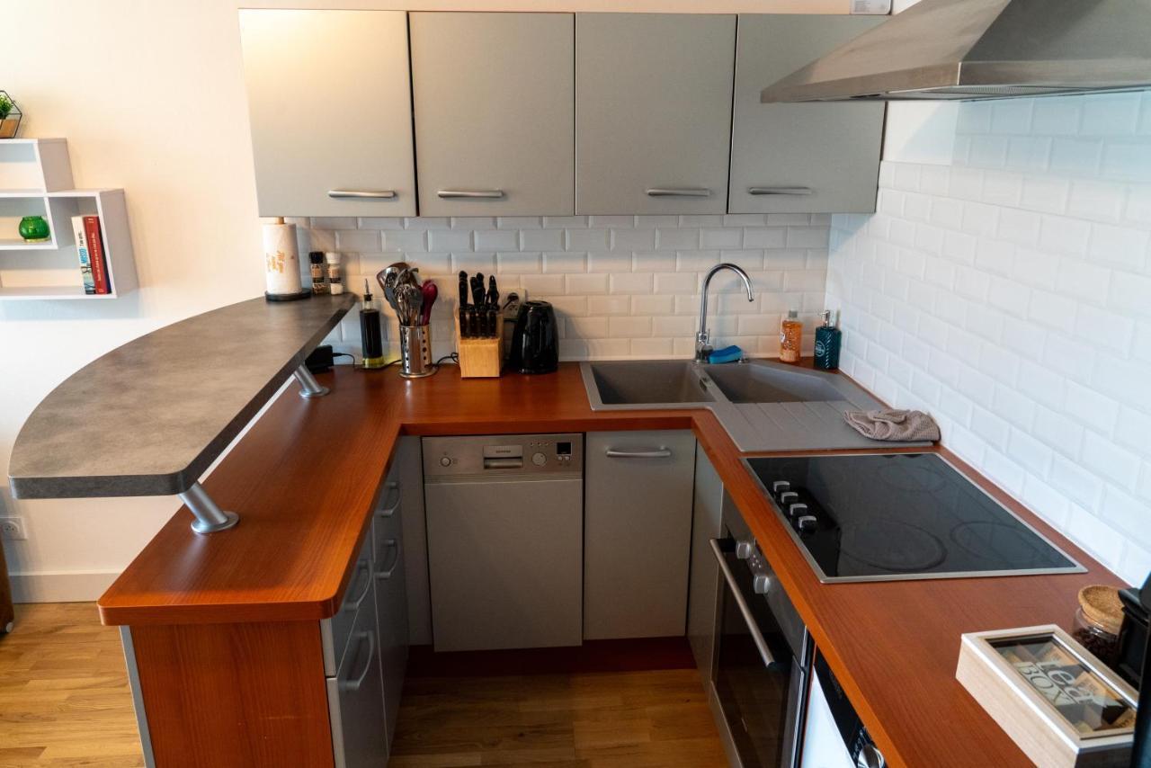 Apartment Escapade A La *